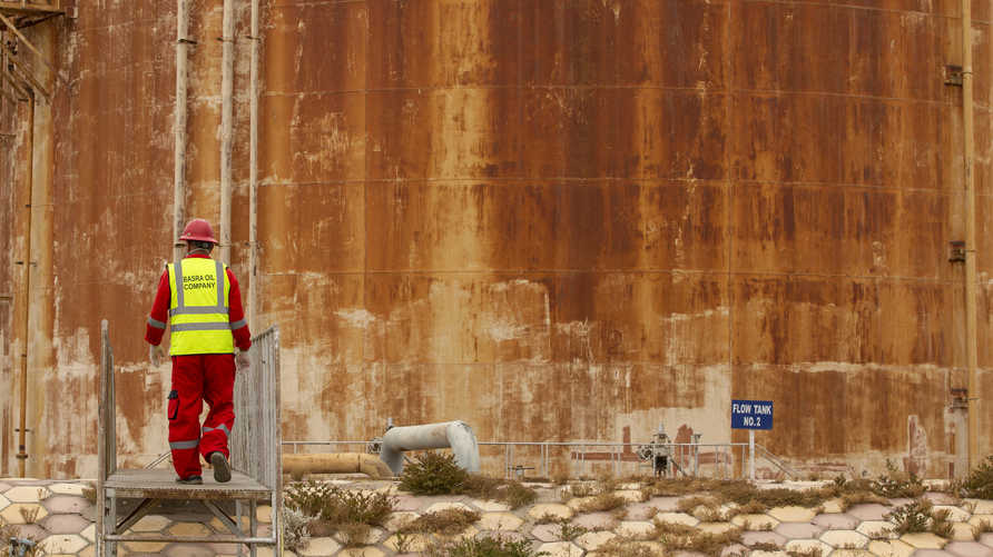 يعمل الآلاف من الصينيين في قطاع النفط والطاقة العراقي