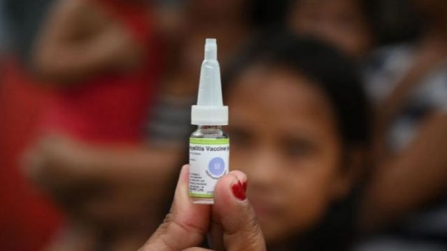 حتى حملات التطعيم الكبيرة مثل تلك التي نُظِمَت ضد مرض شلل الأطفال، ستكون محدودة النطاق إذا ما قورنت بنظيرتها المرتقبة لمواجهة (كوفيد -19)